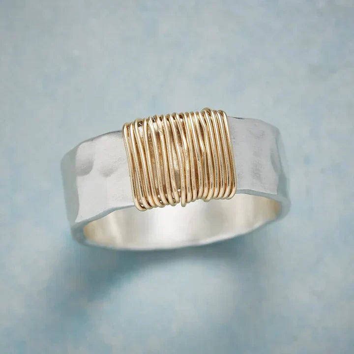 Bague en argent vintage avec filament doré