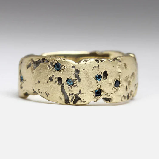 Bague vintage en or forgé avec cristal en mosaïque bleu