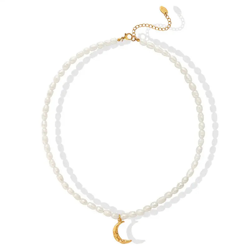Collier de Perles Royales avec Pendentif en Lune (Plaqué Or)