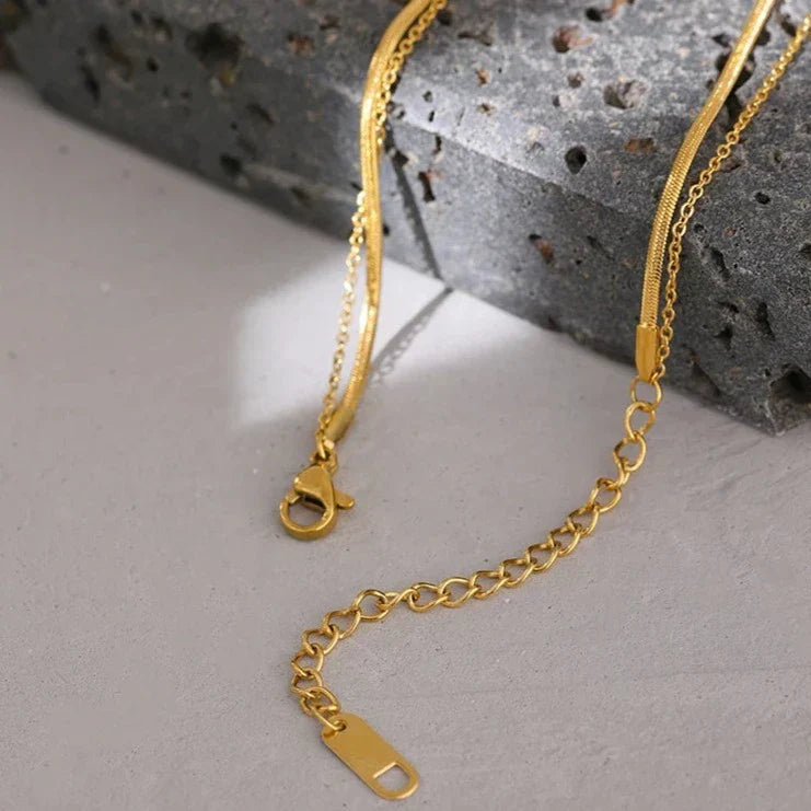 Mélange de Collier de Couches avec Médailles et Maille (Plaqué Or)