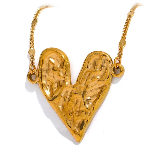 Collier en cœur avec texture martelée (Plaqué Or)