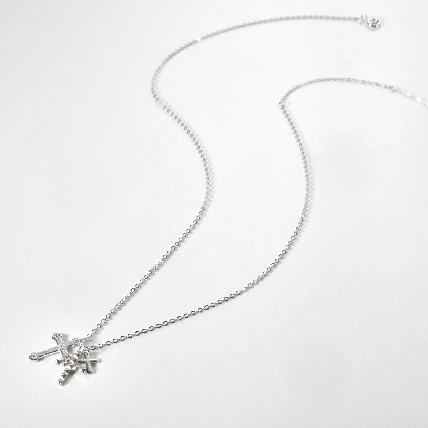 Collier Croix Triple Zirconias (Plaqué Or)