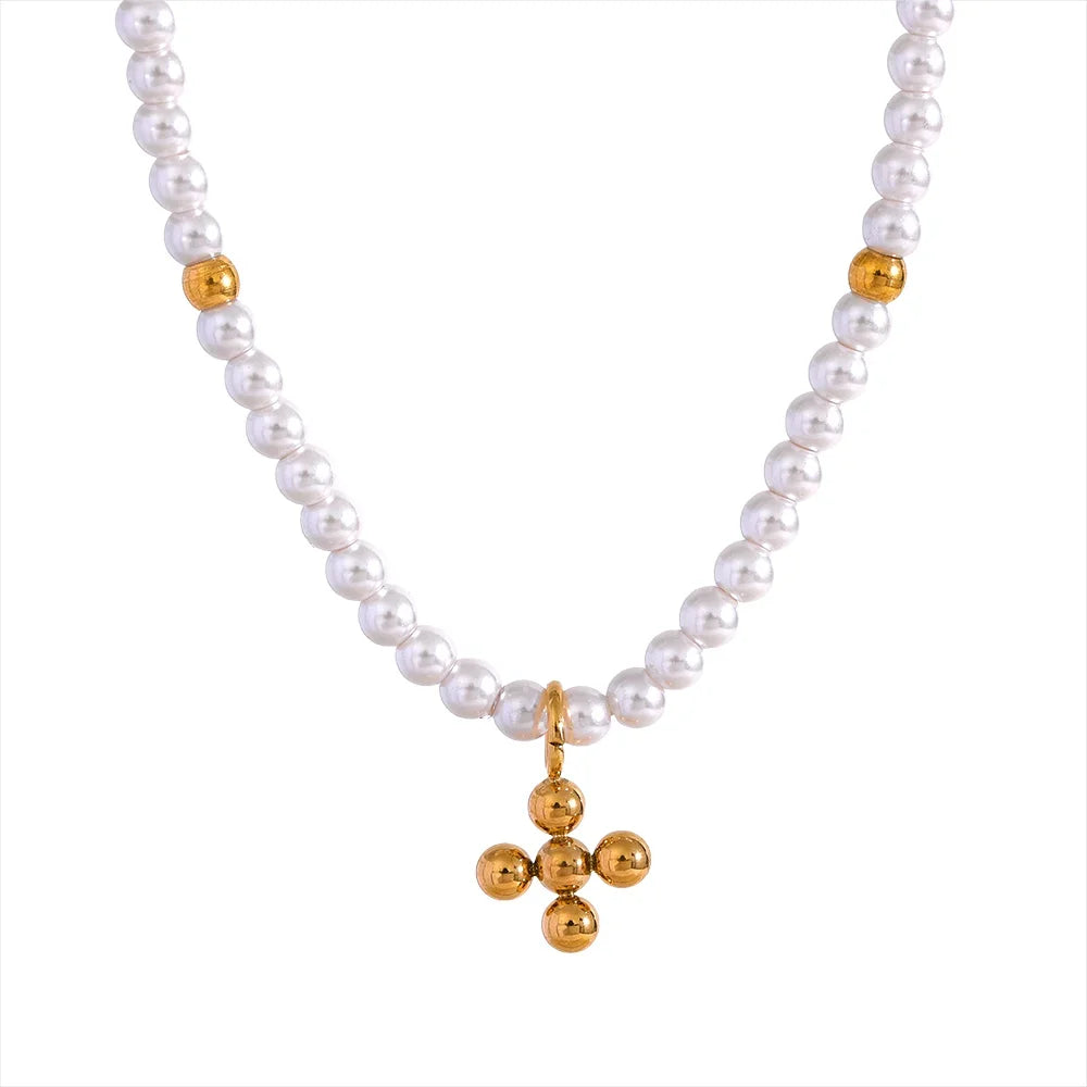 Collier de perles avec pendentif croix (Plaqué Or 18 carats)